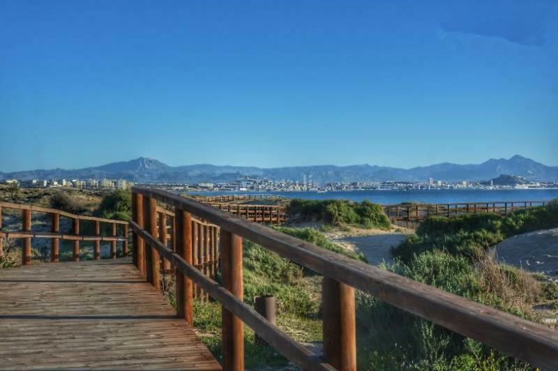 Apartamento Con Terraza 50M2，500M A La Playa Appartement Arenales del Sol Buitenkant foto